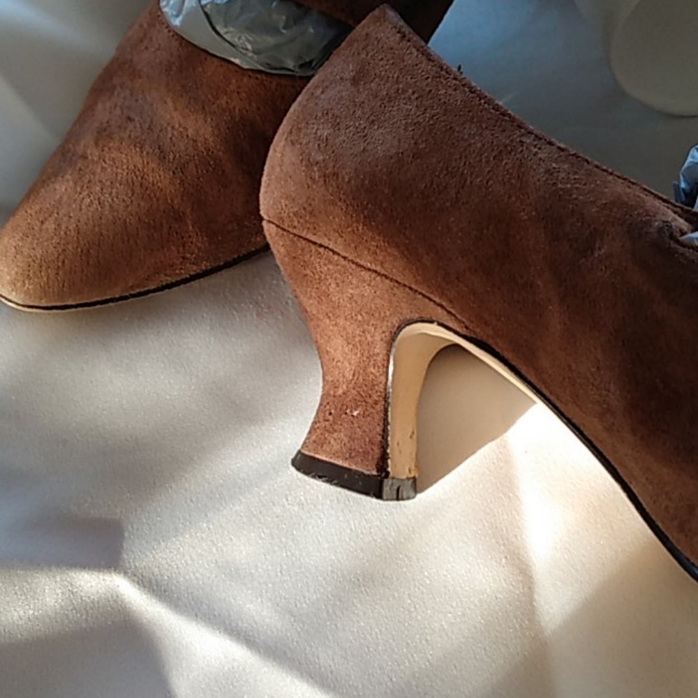 Shoes - Picture 3 of 4